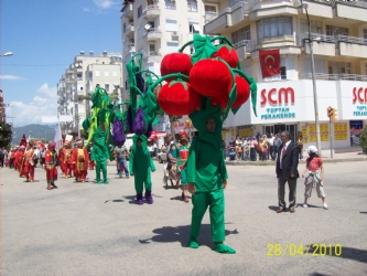 Kumluca festivali maskot fideleri.